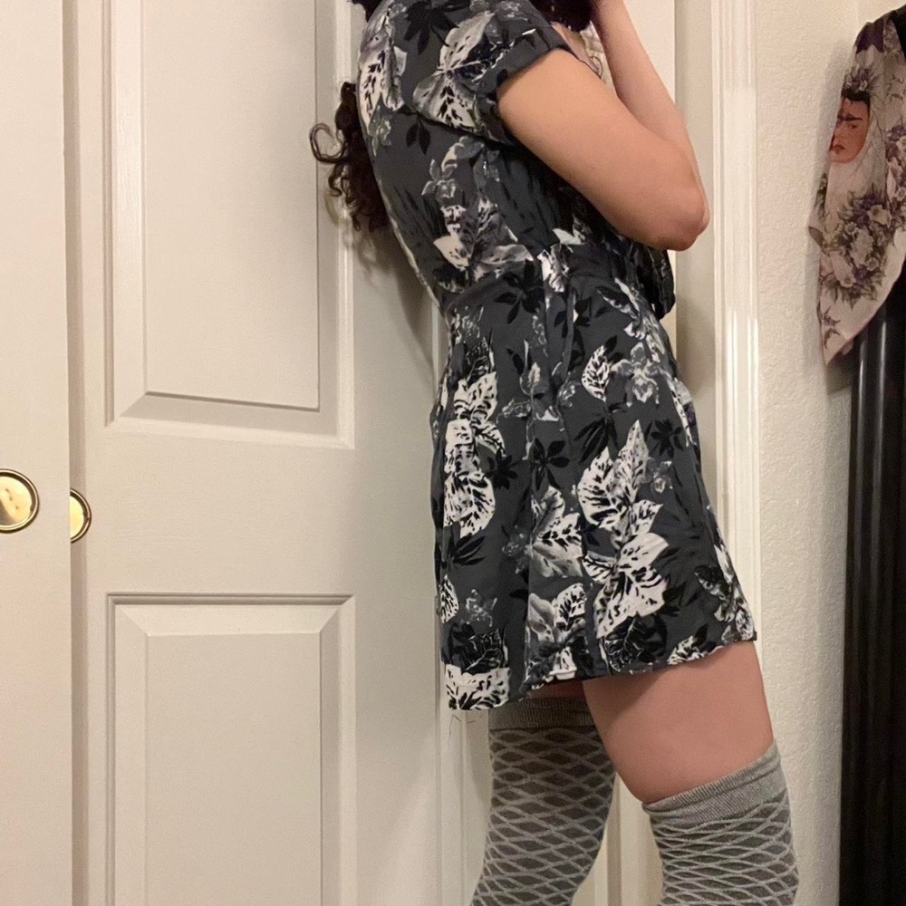 Free people gray plant print tie front minidress/ tunic🌿 - Picture 2 of 4
